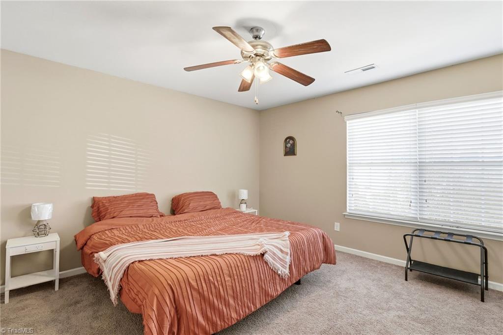 property viewer photo 26