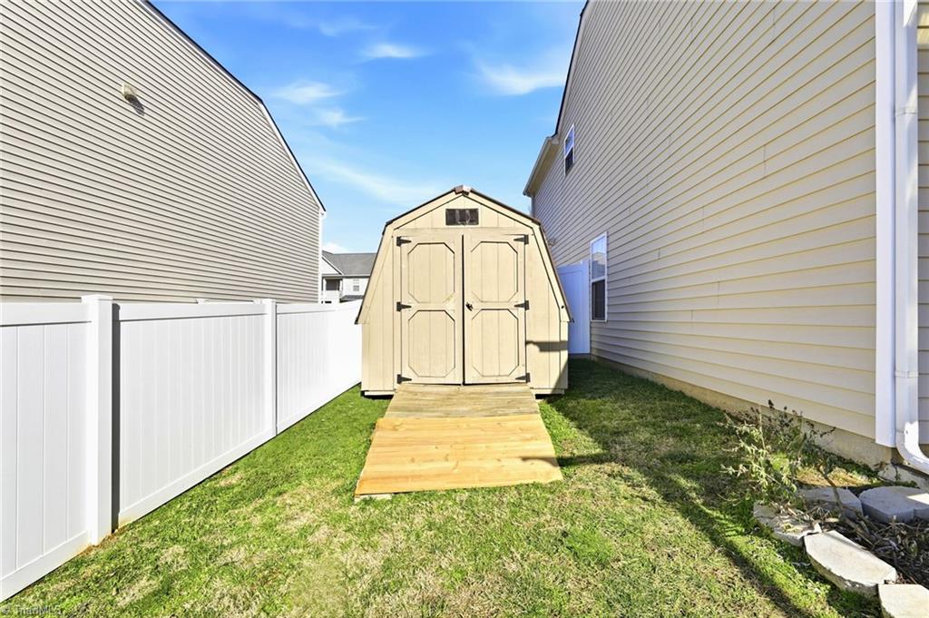 property viewer photo 43