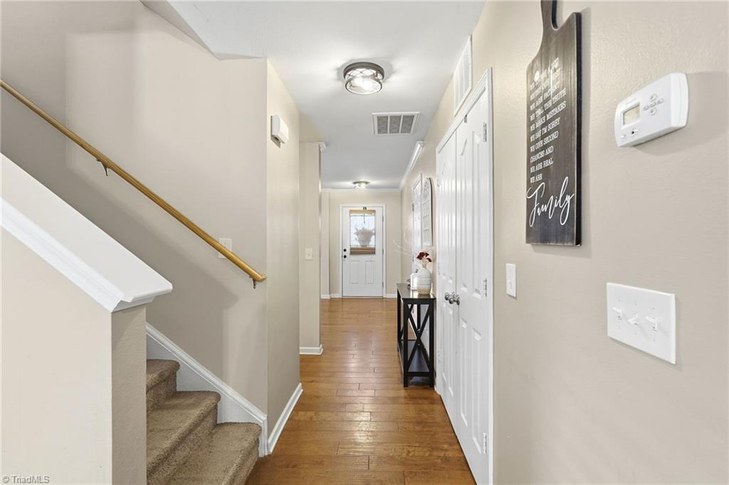 property viewer photo 8