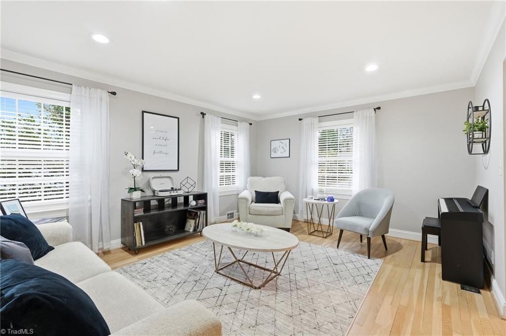 property viewer photo 5