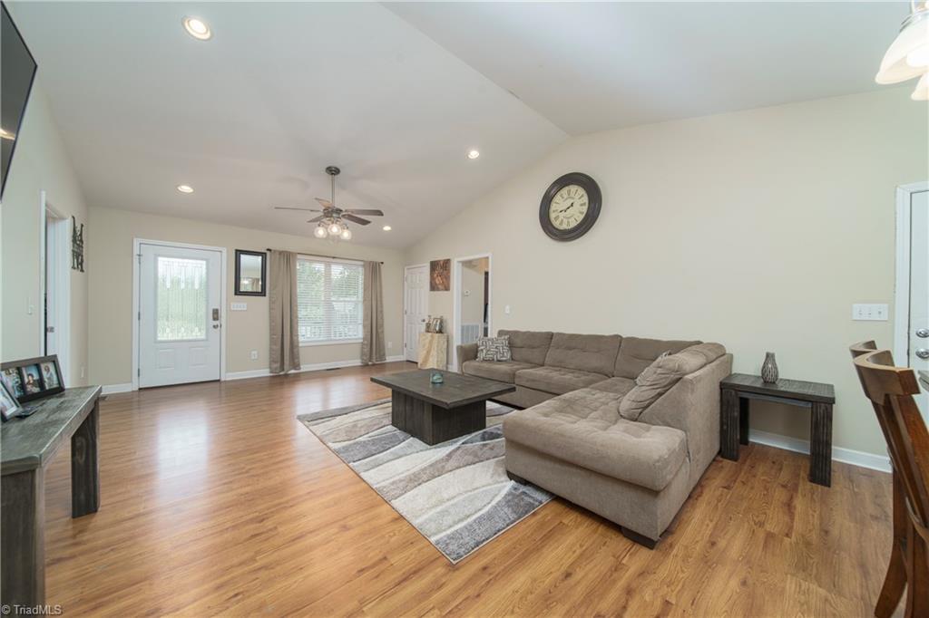 property viewer photo 4
