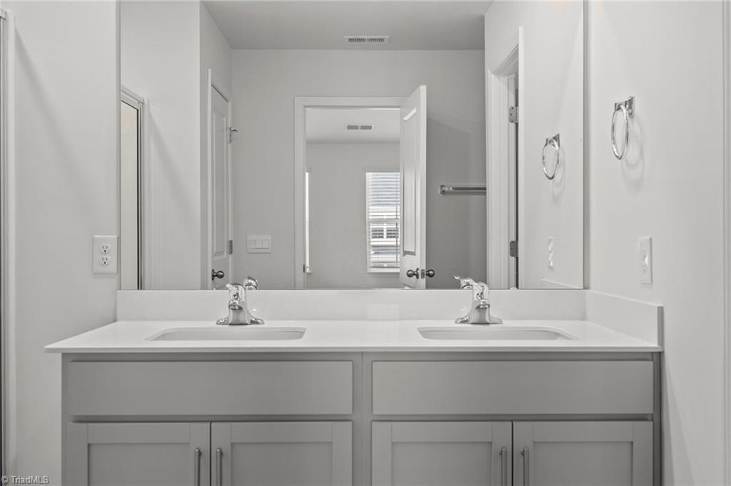 property viewer photo 17