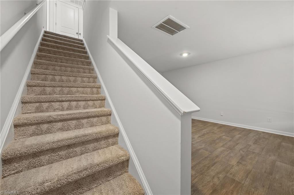 property viewer photo 30