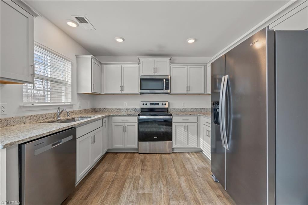 property viewer photo 7