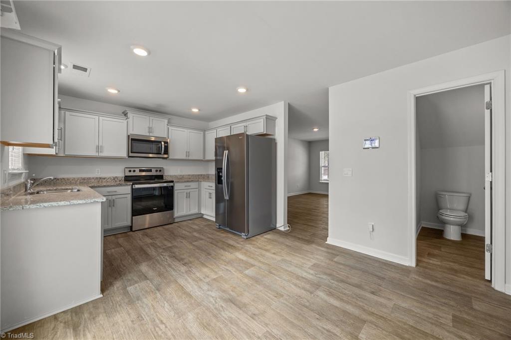 property viewer photo 9
