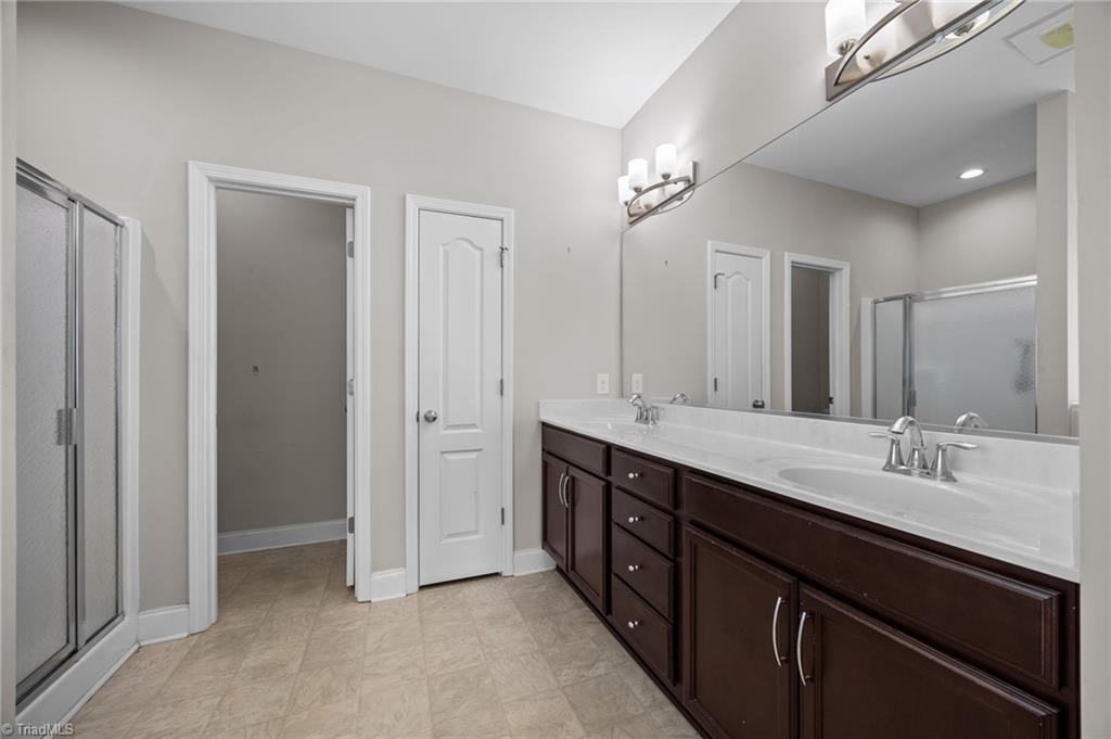 property viewer photo 14
