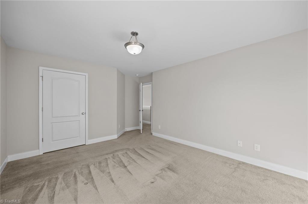 property viewer photo 24