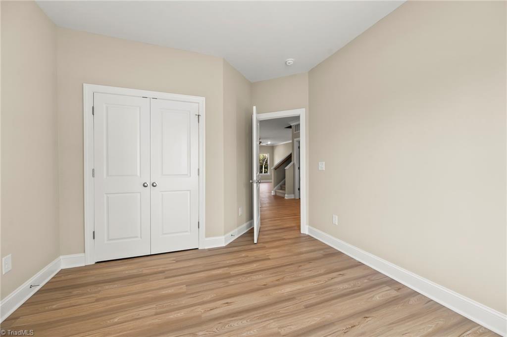 property viewer photo 12