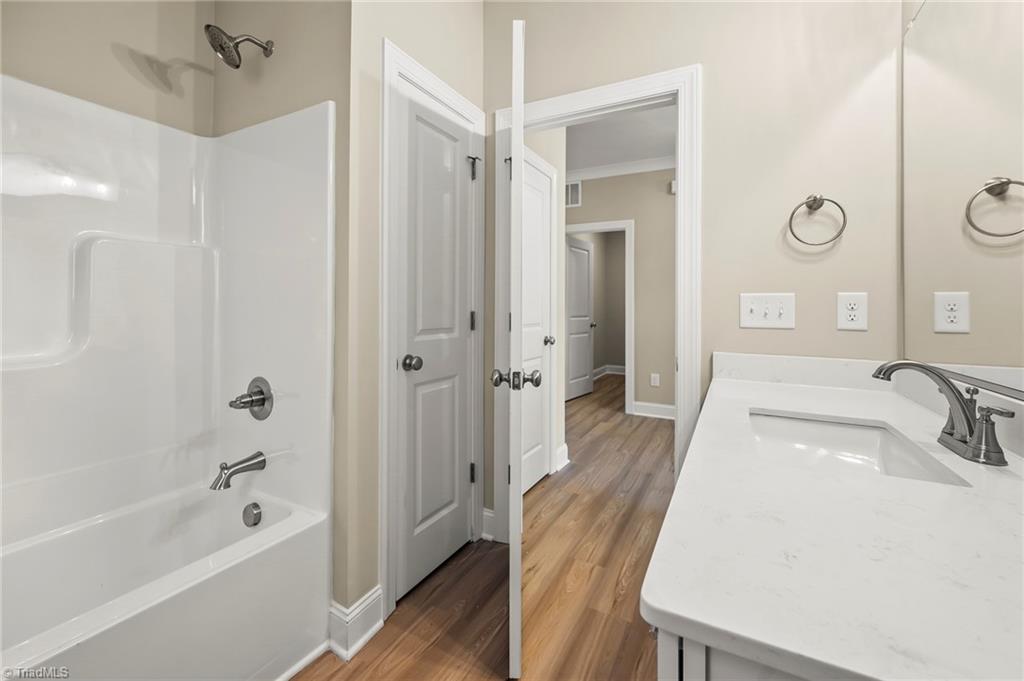 property viewer photo 14