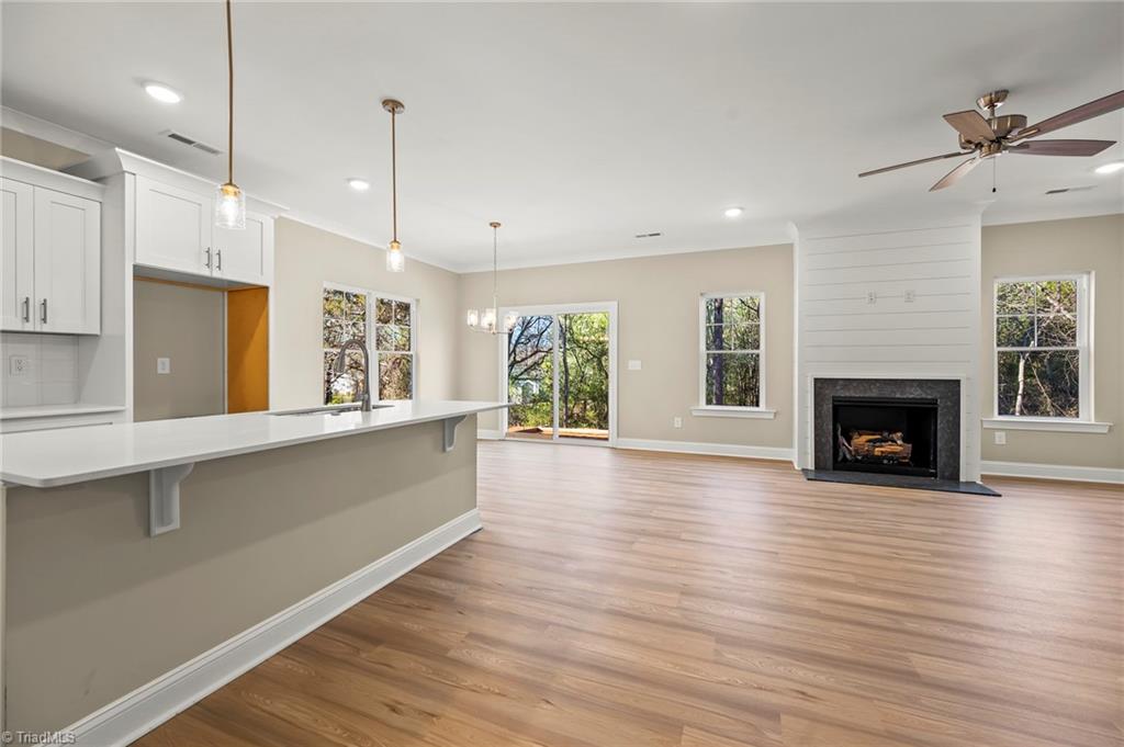 property viewer photo 3