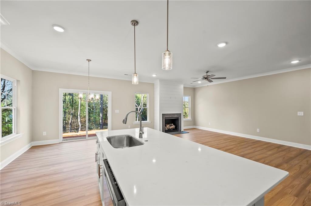 property viewer photo 5