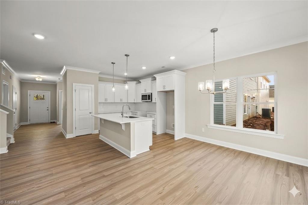 property viewer photo 6