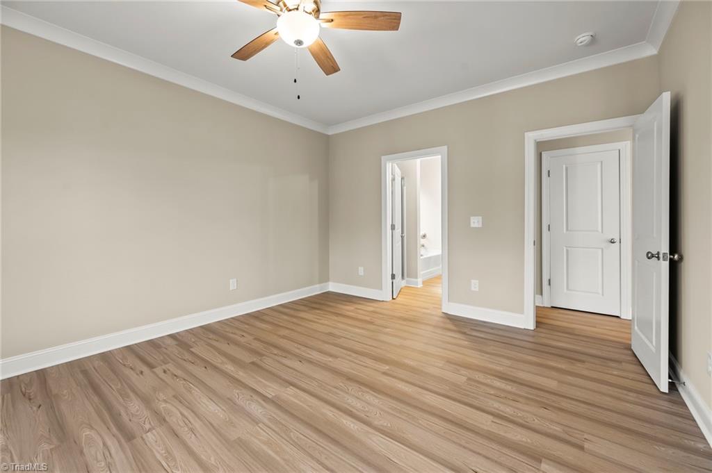 property viewer photo 7