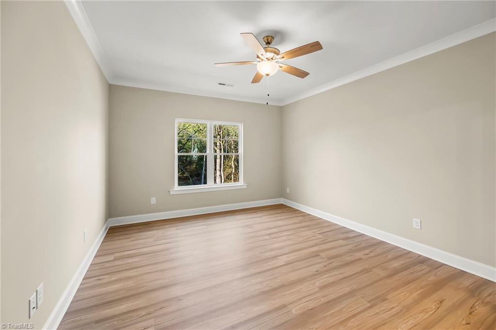 property viewer photo 8