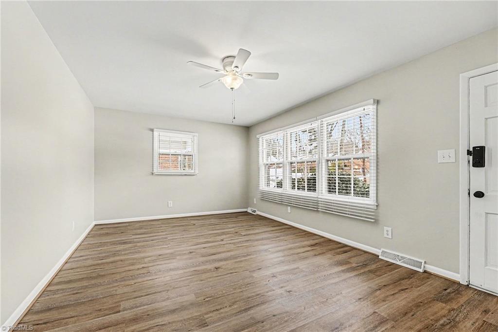 property viewer photo 3