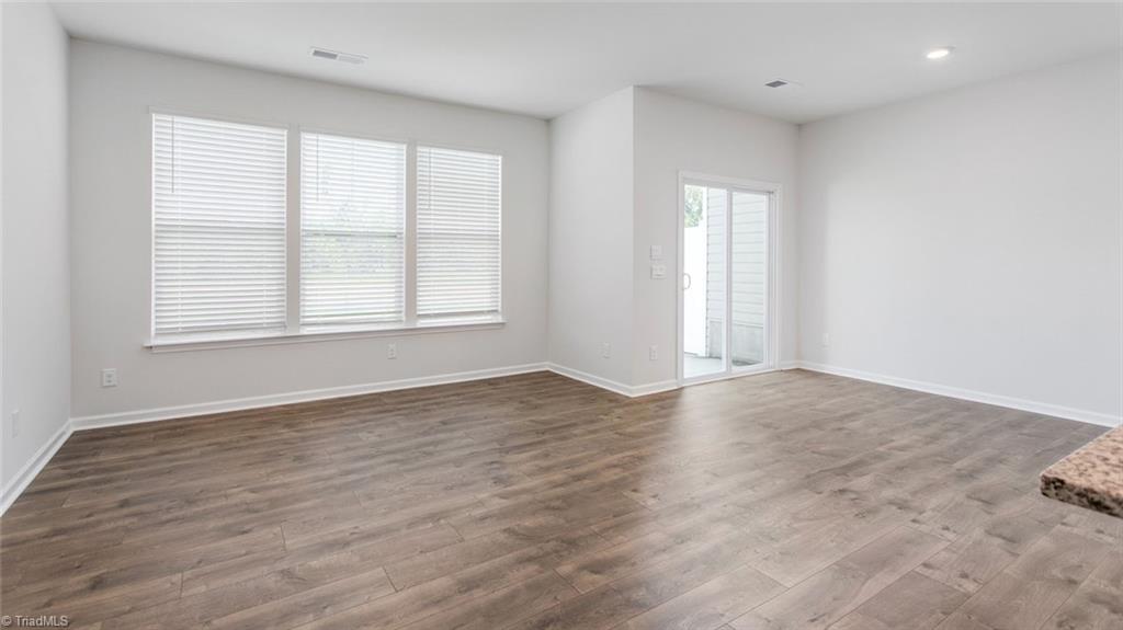 property viewer photo 11