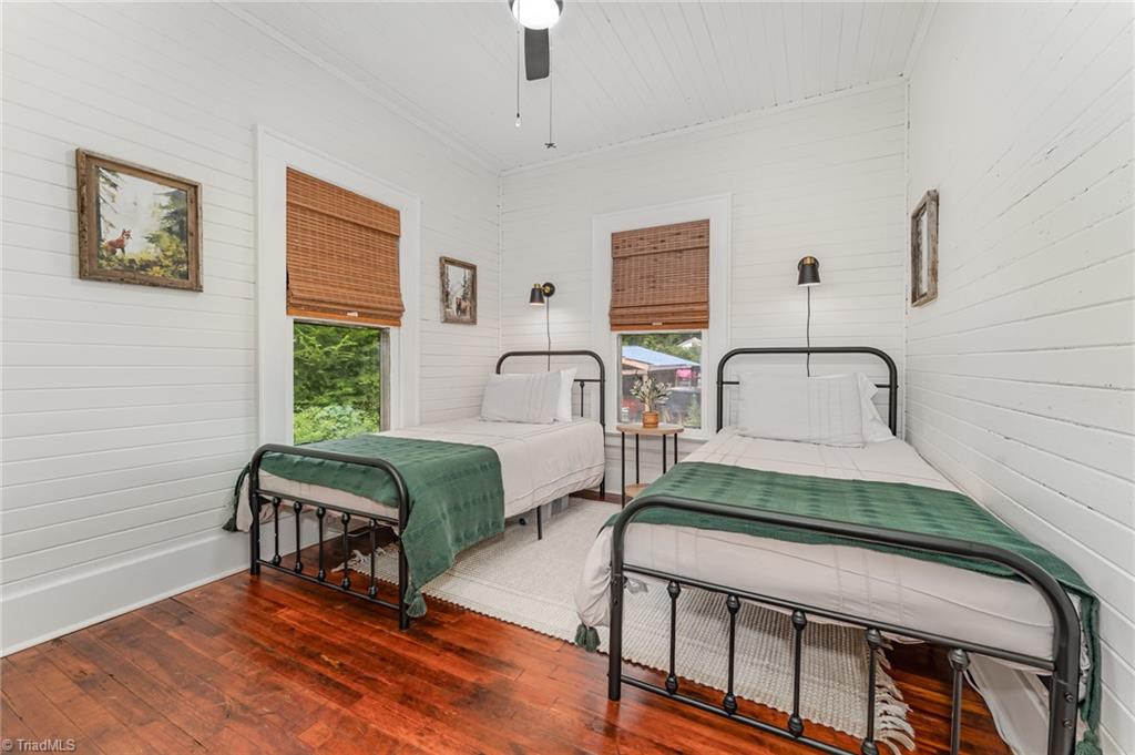 property viewer photo 16