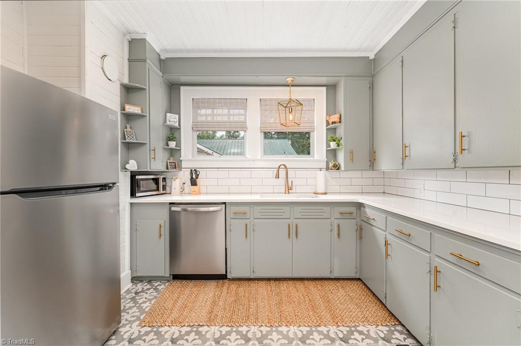 property viewer photo 9