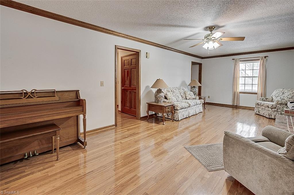 property viewer photo 11