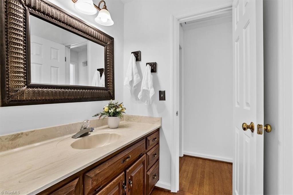 property viewer photo 35
