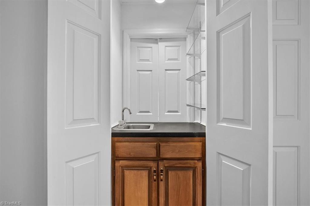 property viewer photo 38