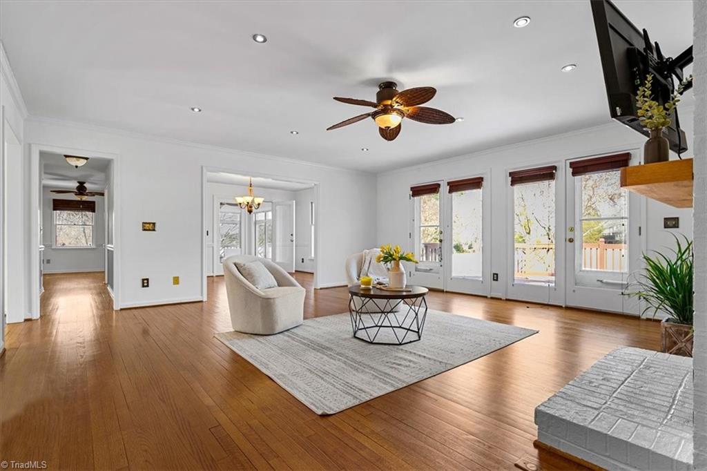 property viewer photo 7