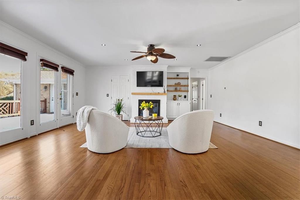 property viewer photo 9