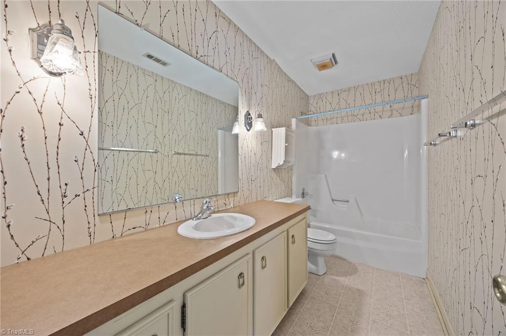 property viewer photo 16
