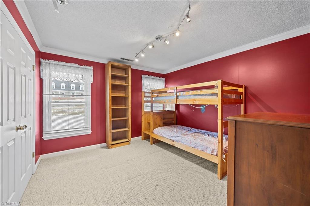 property viewer photo 18