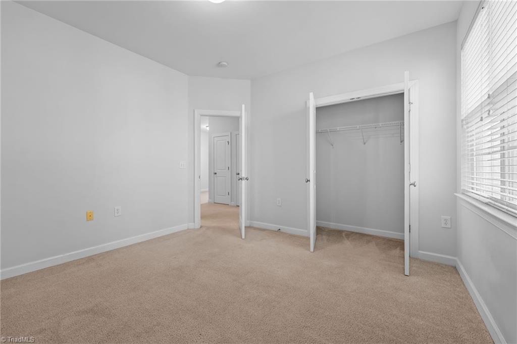 property viewer photo 18