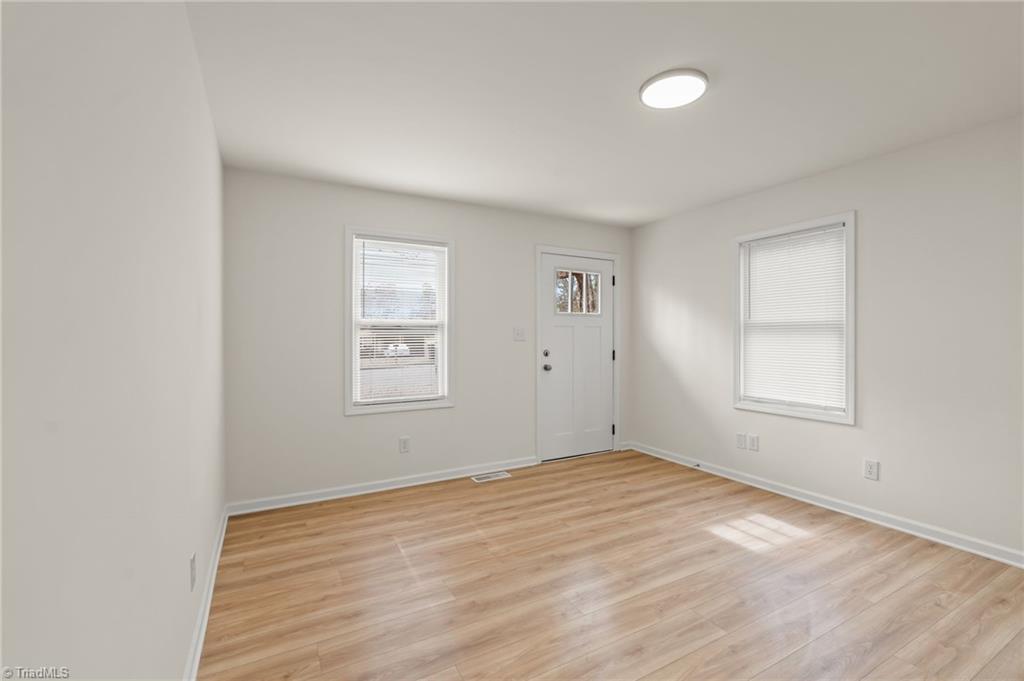 property viewer photo 7
