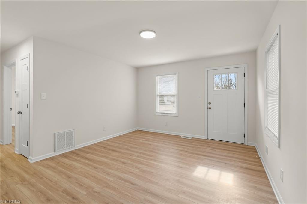 property viewer photo 8