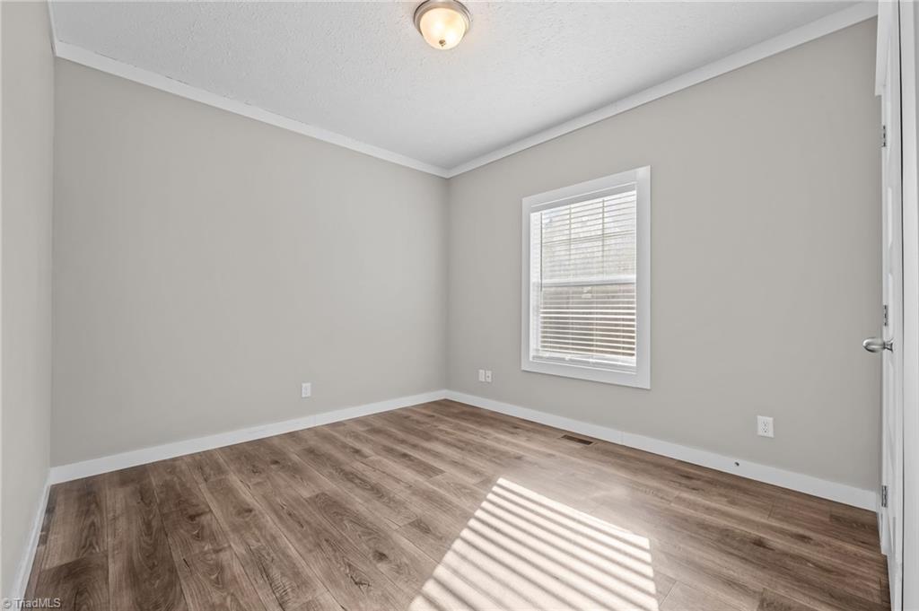 property viewer photo 14