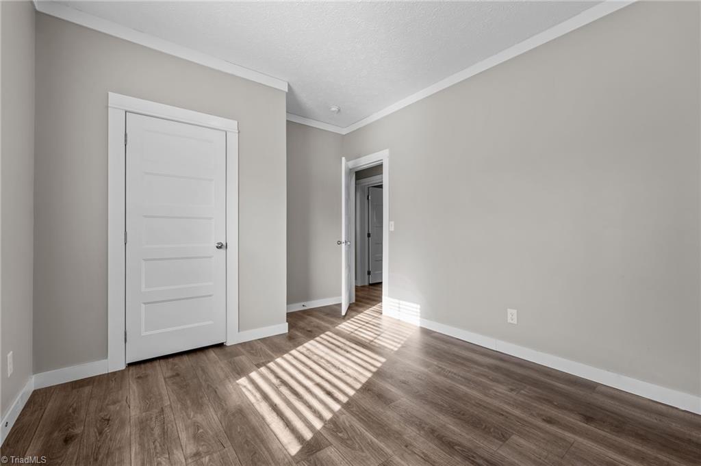 property viewer photo 15