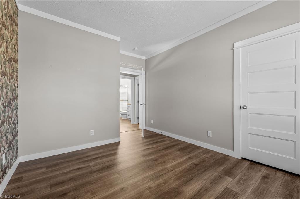 property viewer photo 18