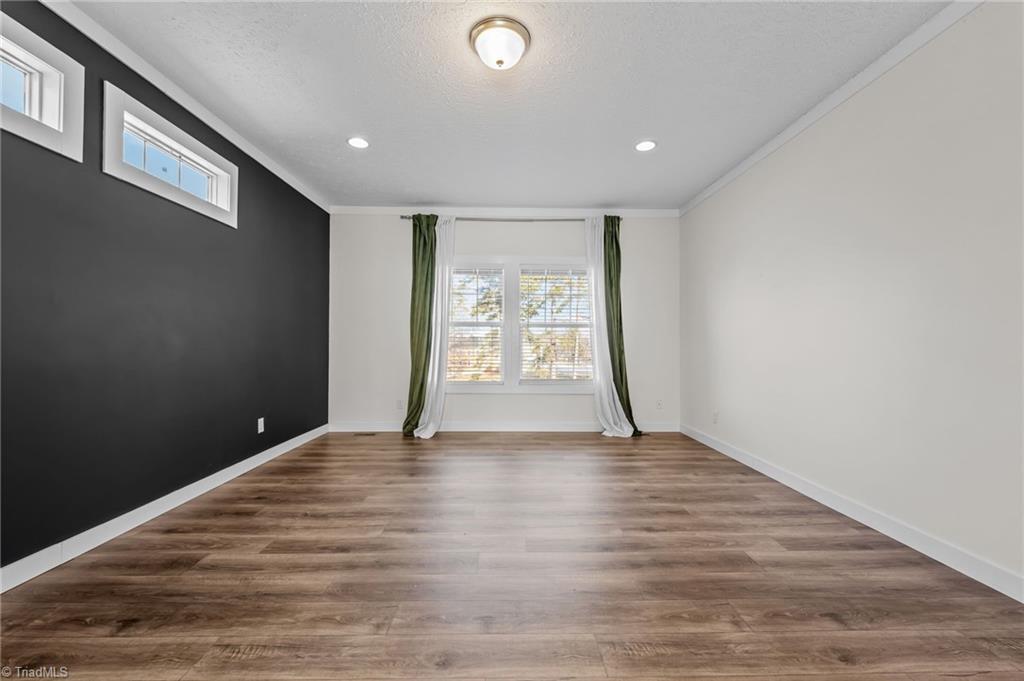 property viewer photo 20