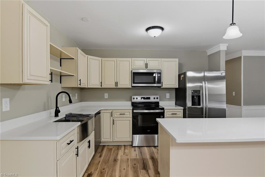 property viewer photo 12