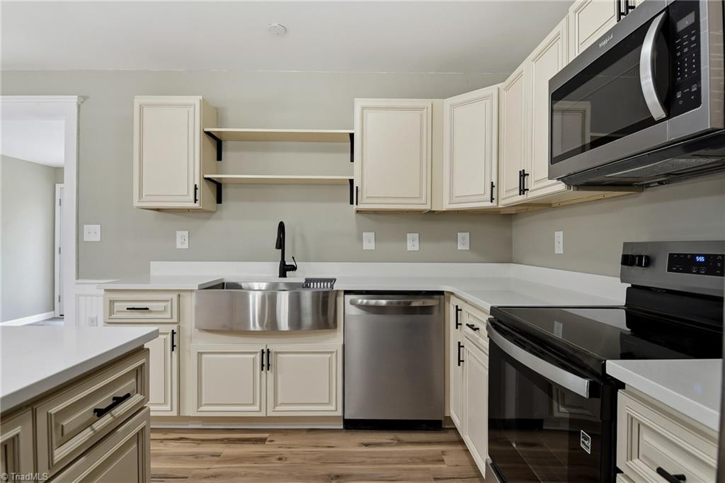 property viewer photo 13