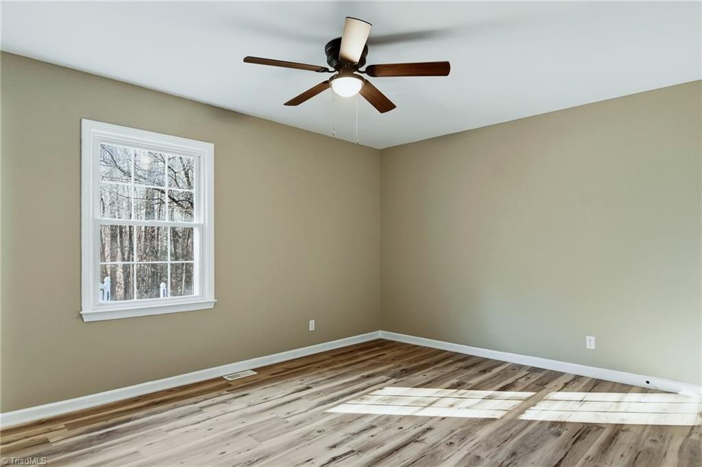property viewer photo 22