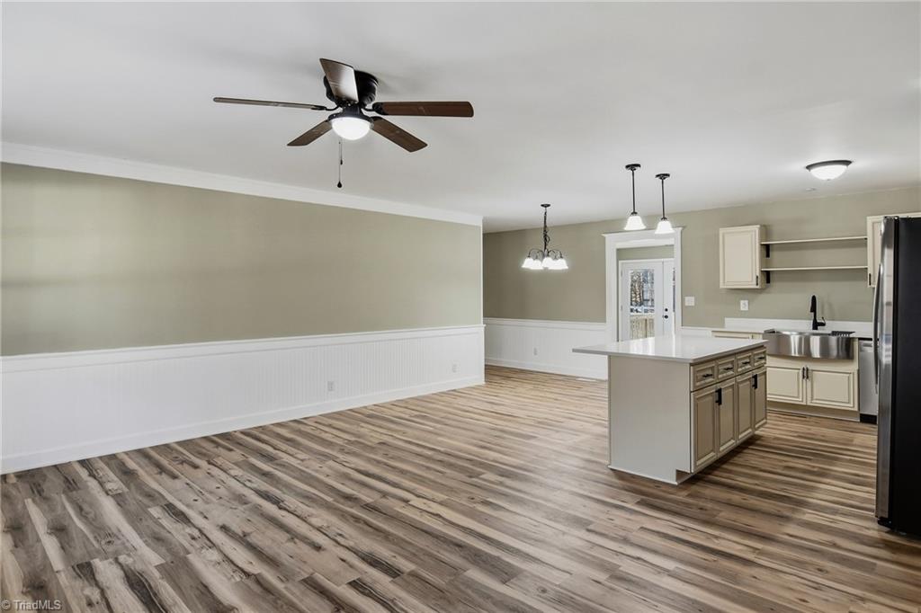 property viewer photo 6