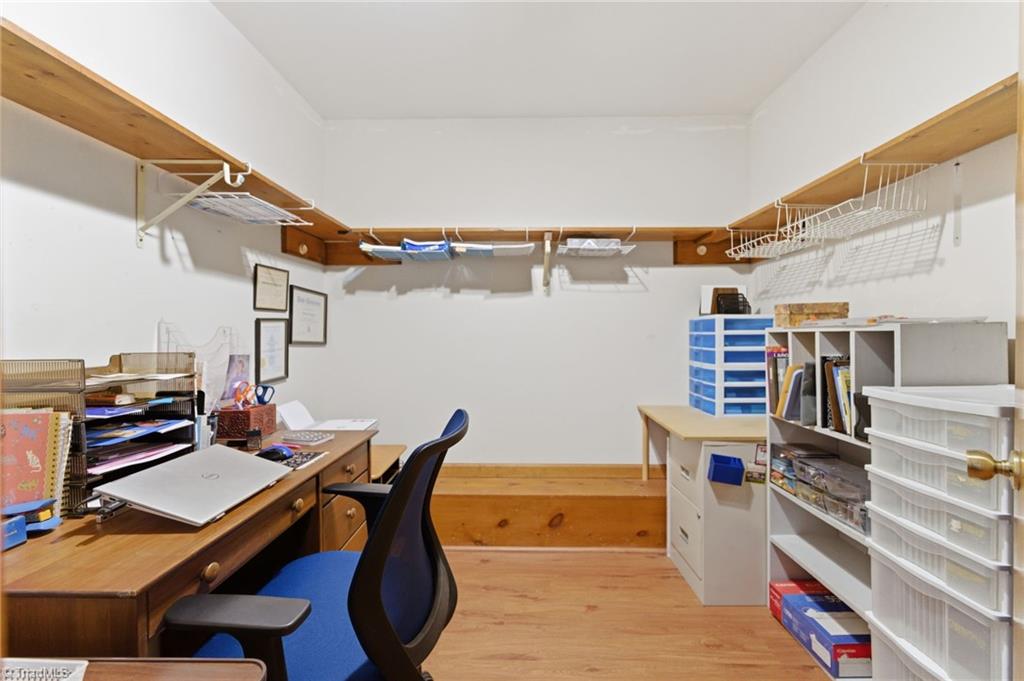 property viewer photo 19