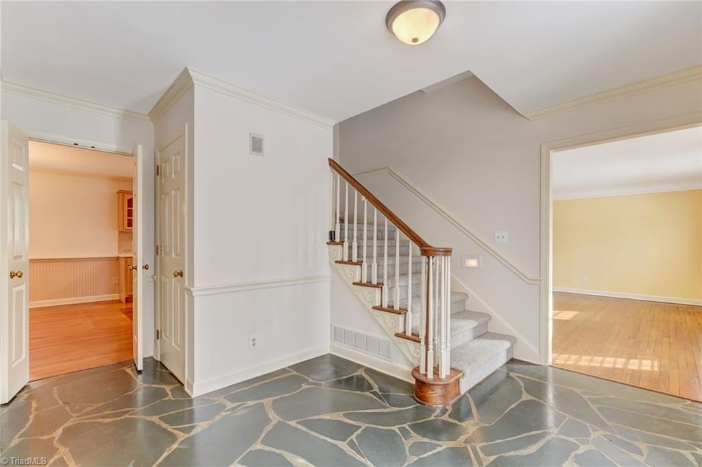property viewer photo 2