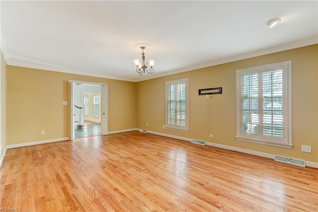 property viewer photo 7