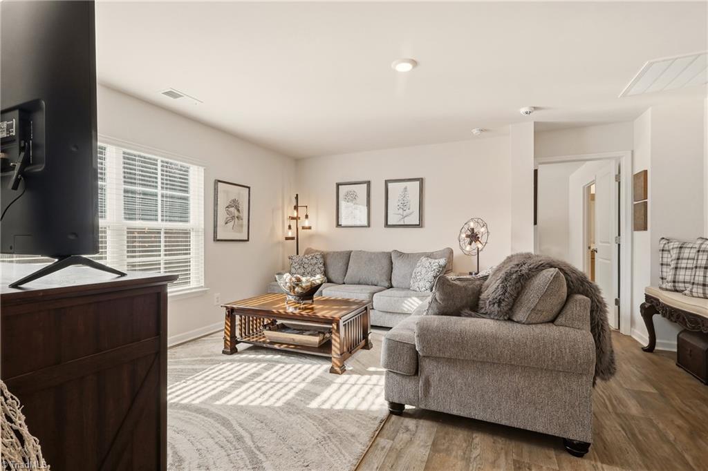 property viewer photo 3