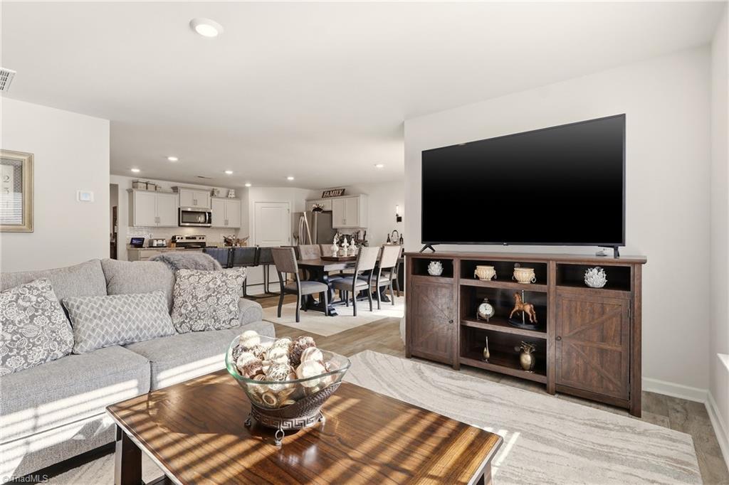 property viewer photo 4