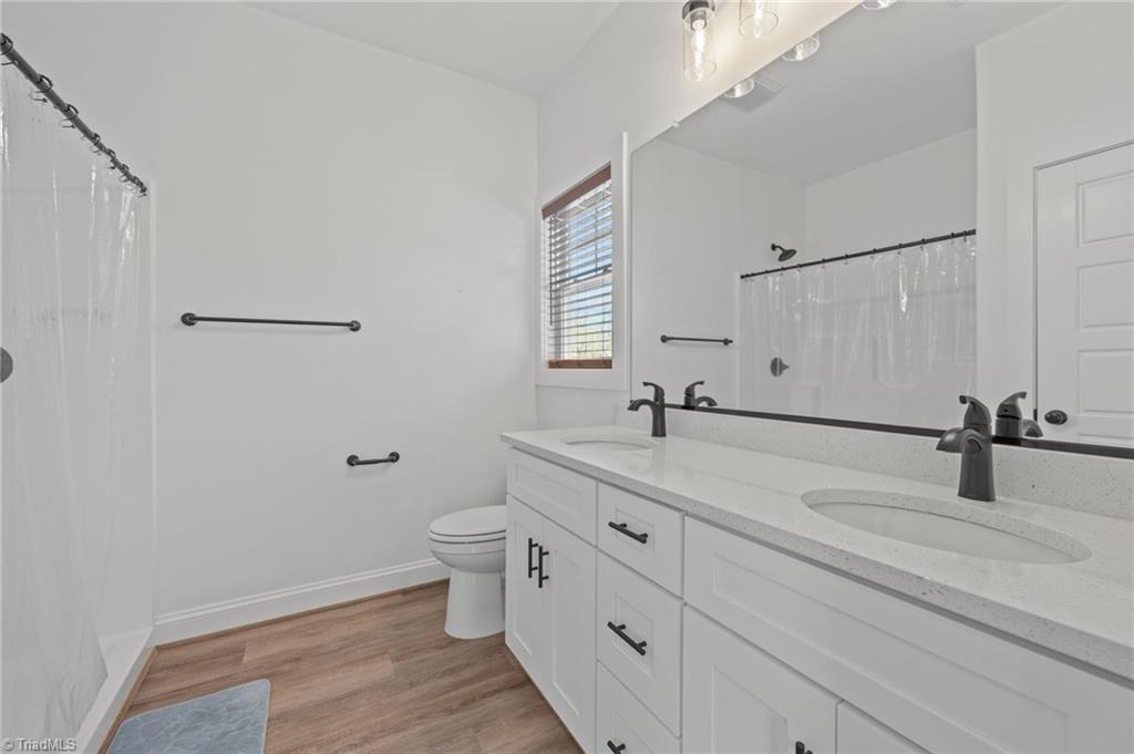 property viewer photo 16