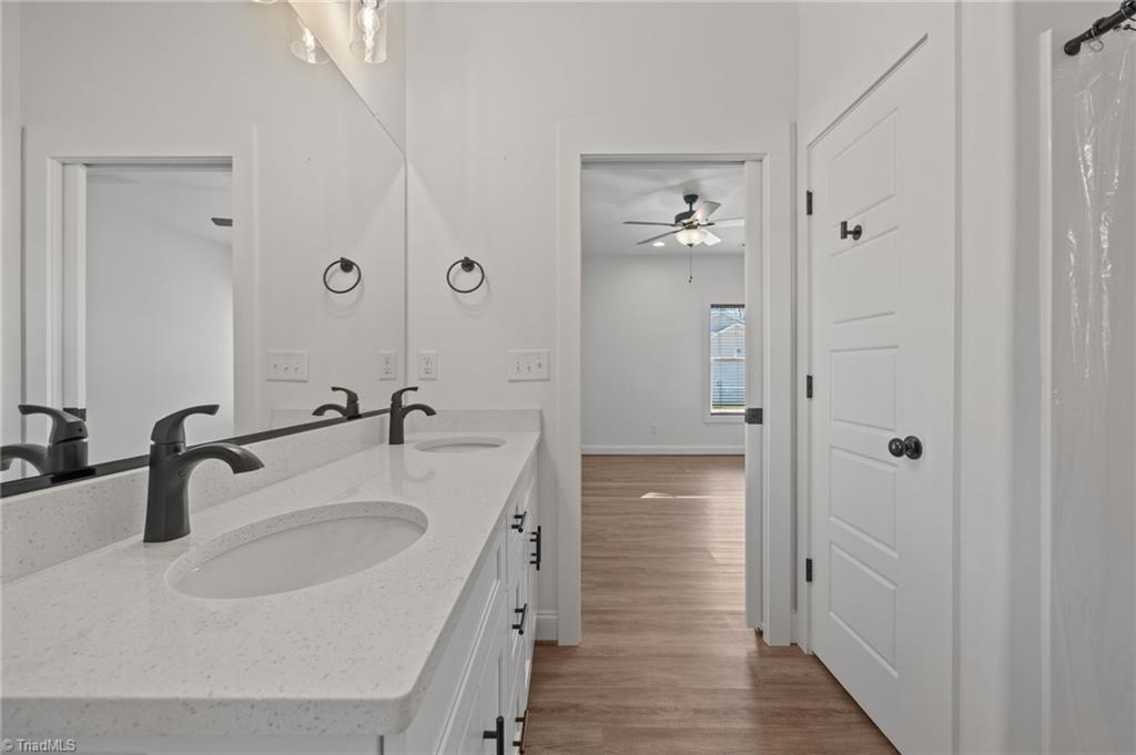 property viewer photo 17