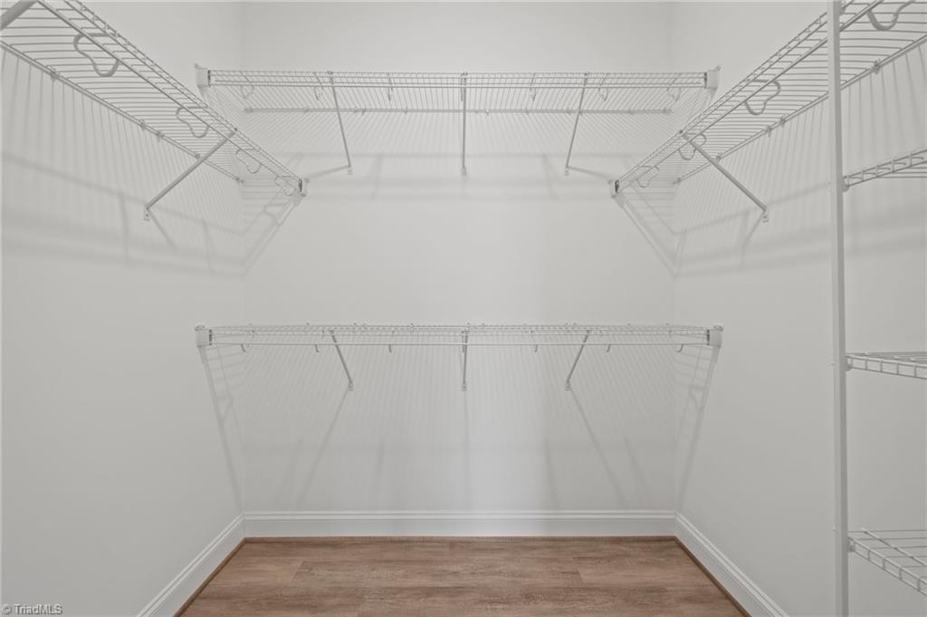 property viewer photo 18
