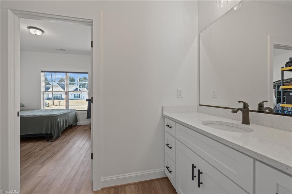 property viewer photo 9