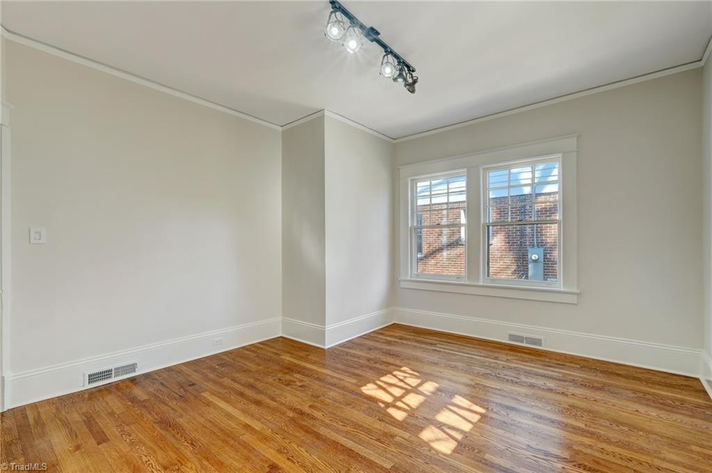 property viewer photo 14